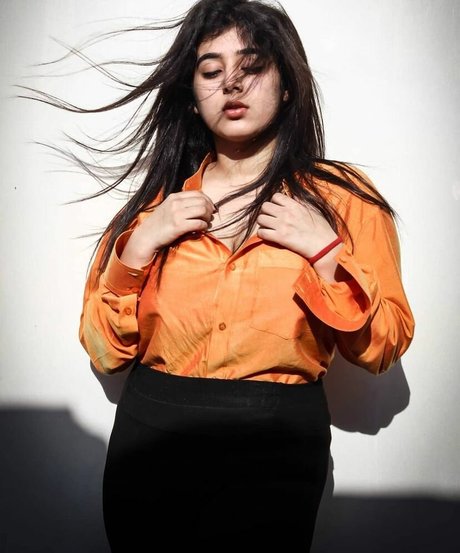 Apoorva Bhalla free model pictures