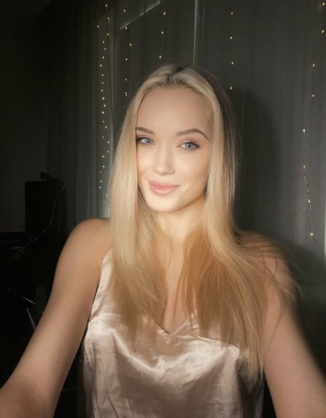 skyress vip erotic actress images