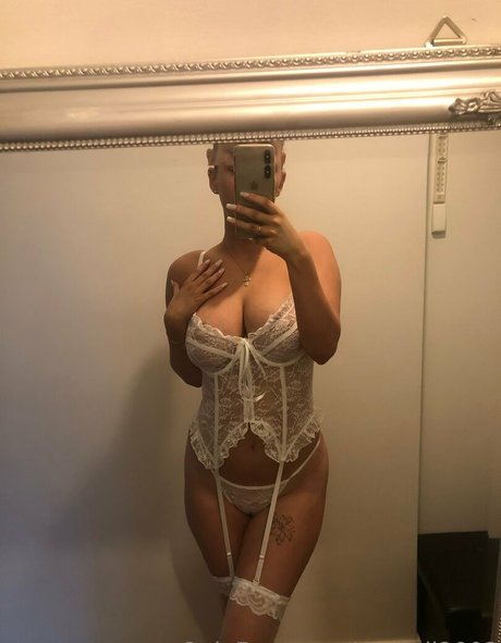 monali2002 perfect star img