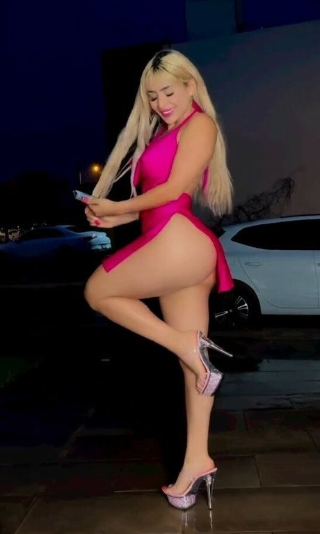 alemiarojas star nice photos