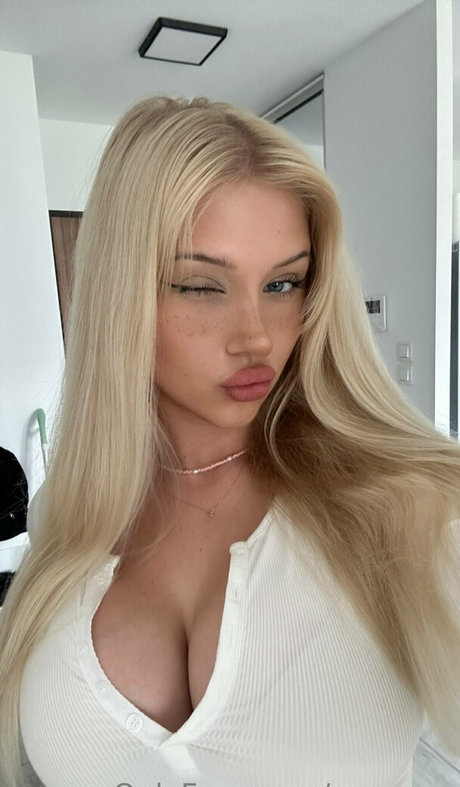 pavoxxy naked star archive