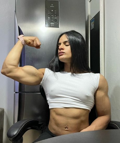 Venom Luisa top model image