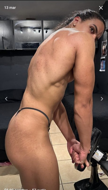 Venom Luisa model art pics