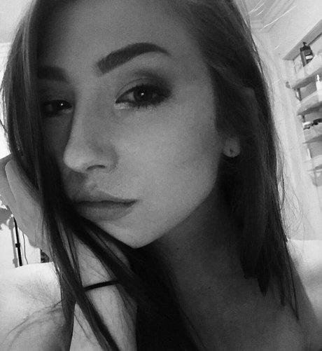 Taylor Kristine beautiful model image