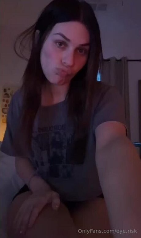 Eyeriskkk star art gallery