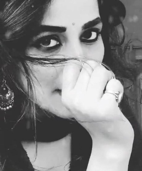 Vansheen Verma Sumbriya pretty model photos