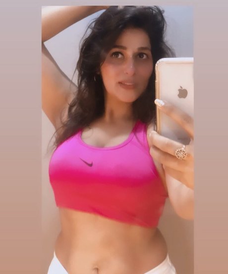 Vansheen Verma Sumbriya star pornographic photo