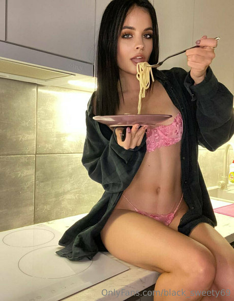 karinasweety69 best model img