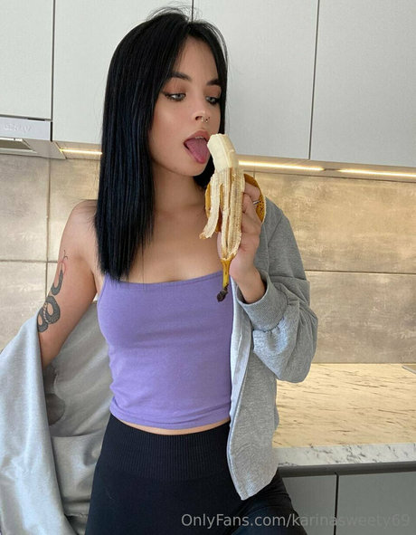 karinasweety69 model nude image