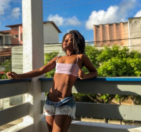 juliamissofc free model img