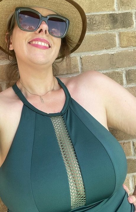 Fly s0uth model nude picture