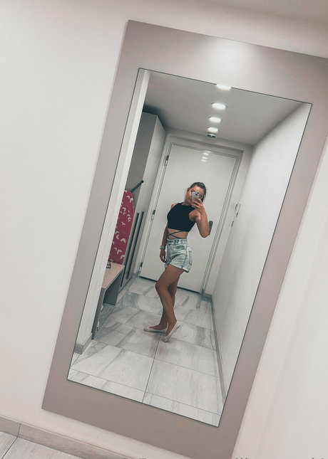 ellie angel4 pornstar naked pic