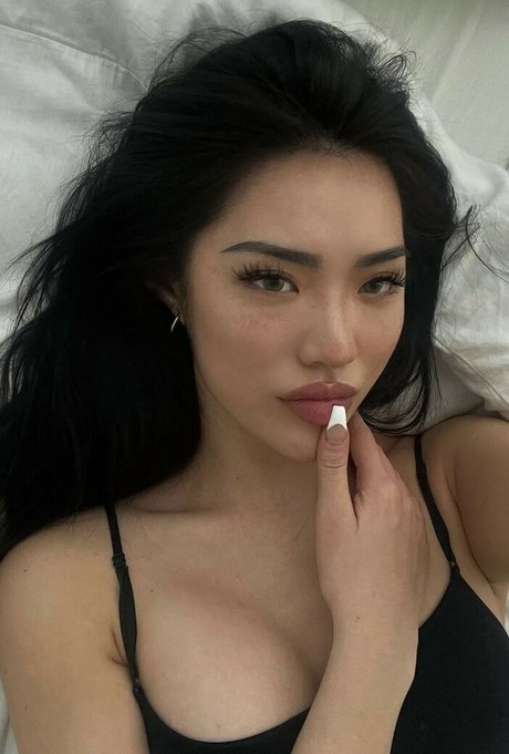 Bbyambi sexy pornstar img