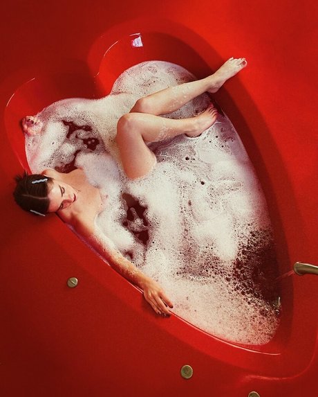 Margaret Bienert pretty model image