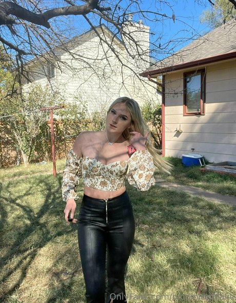 bloomingblake hd pornstar pic