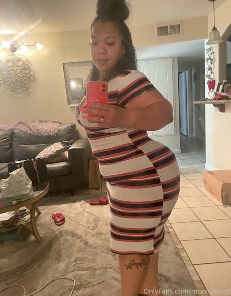 monicabunz adult model image