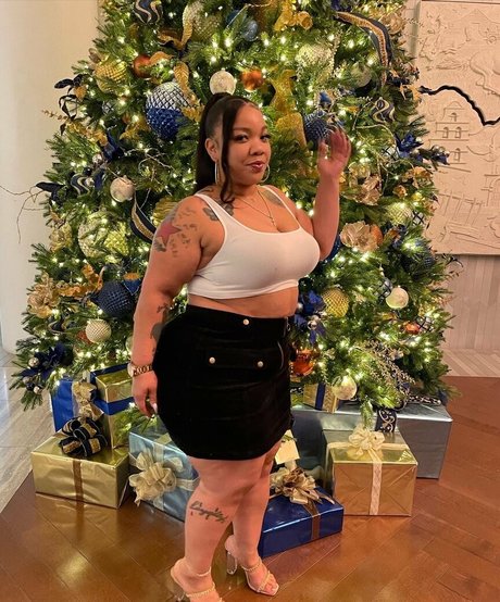 monicabunz star hot img