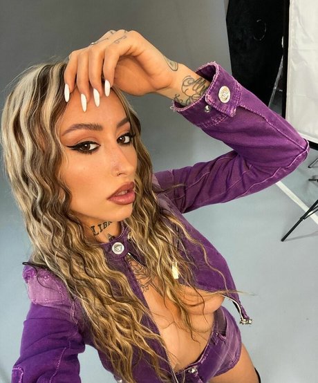 larataylorbb exclusive pornstar archive