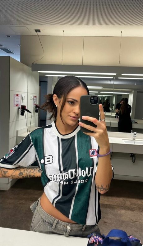 lapeytattoo hot star photos