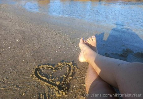 nikitafeistyfeet star art photos