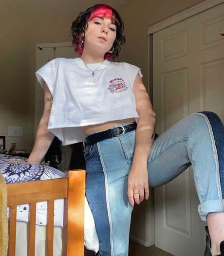 Rooster Teeth porn model pic