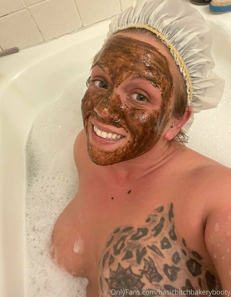 basicbitchbakerybooty model art img