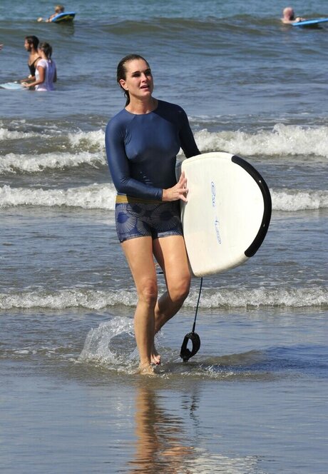 Brooke Shields nude model gallery