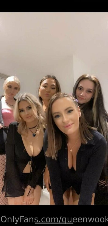 queenwookiee star erotic galleries