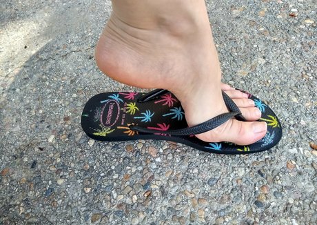 feeteaser art model photos