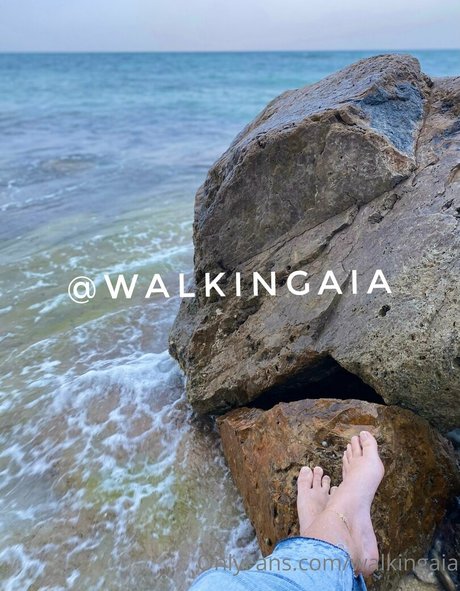 walkingaia art actress img