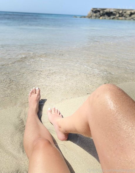 walkingaia pornstar erotic images