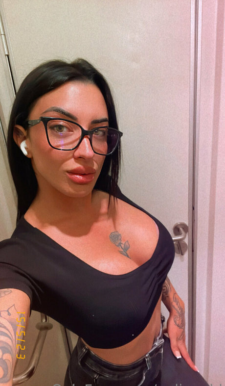 neliagold hot star archive