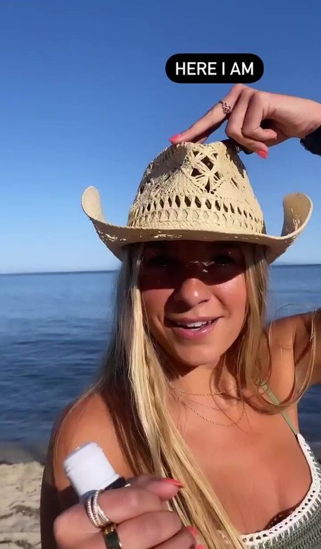 Julia Cole star hot pics