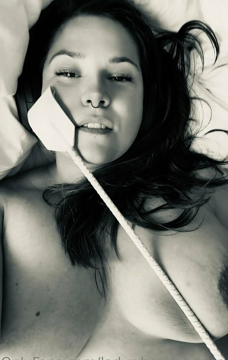 ladywheadphones star beautiful gallery