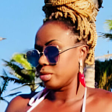 Adelia Soares model hot image