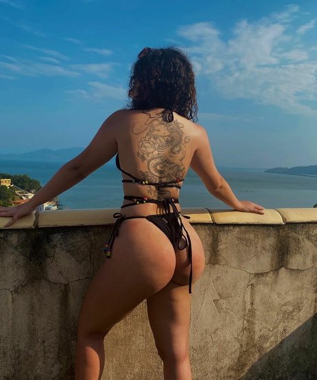 milepaladino model high quality images