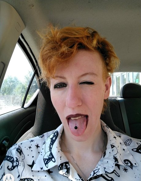 madamedragnir model nude archive