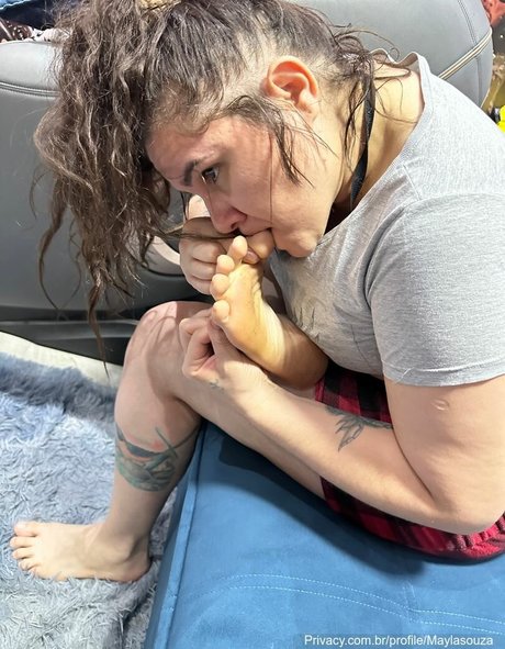 Mayla Souza art star images