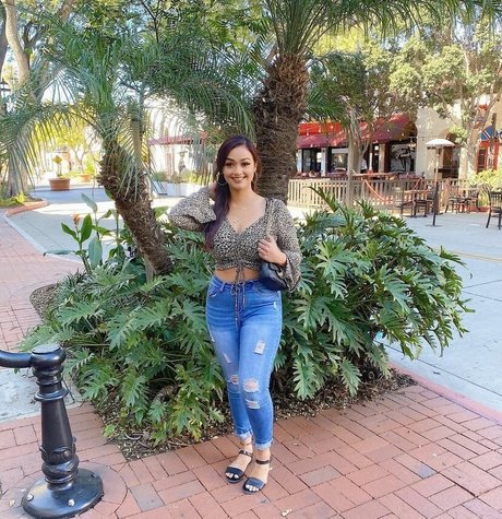 Punjabi Mami exclusive star photos