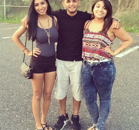 Sasha Kalra star sexy img