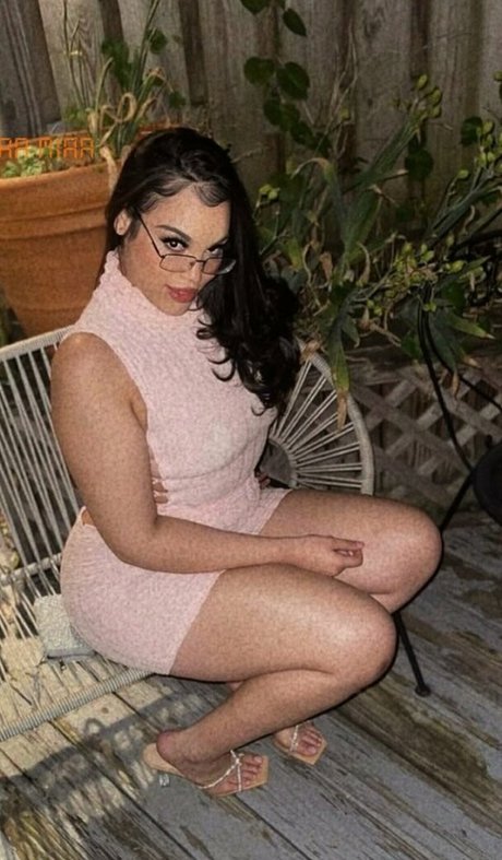 miaayourgirl pornographic model photo