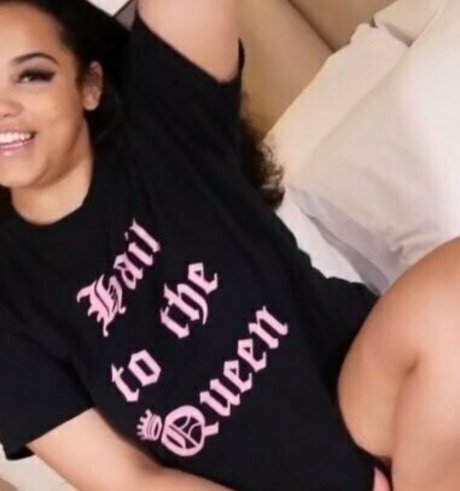 miaayourgirl model nude pictures