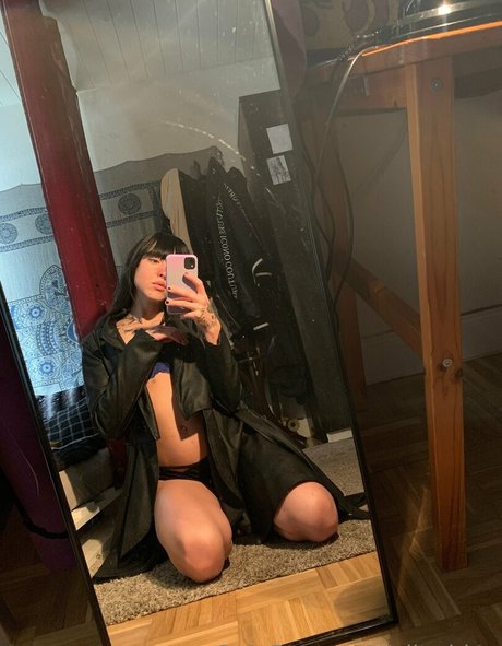 allyalden pretty star photos