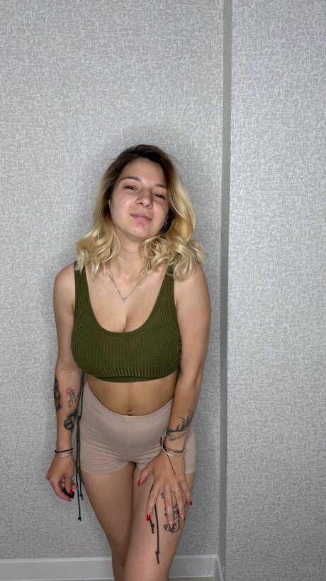 tina wet exclusive star images