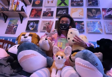 Izza Femboy sexy model images