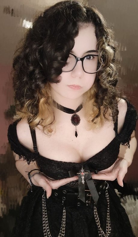 RiriMiaou pornstar hd picture