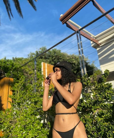 Momofebs model sexy pictures