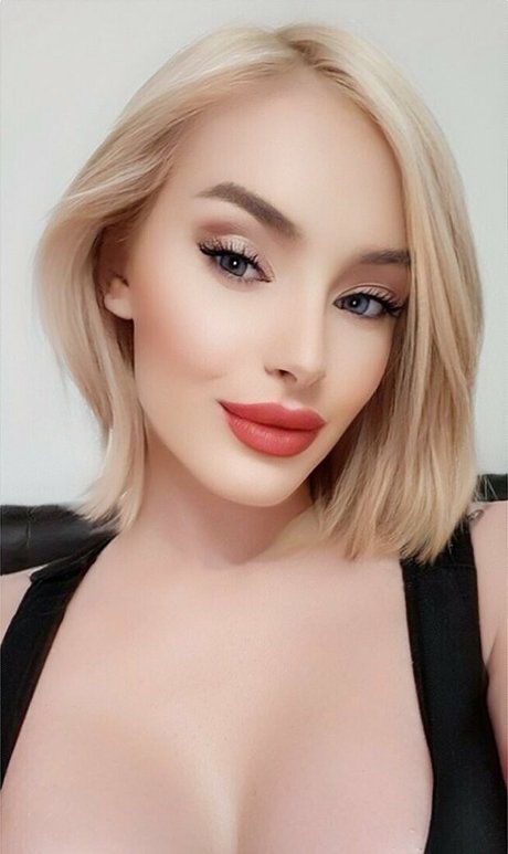 blonde anna model perfect img