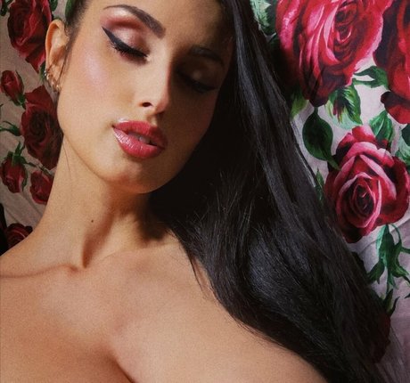 Elsa Jean_ model sexy galleries