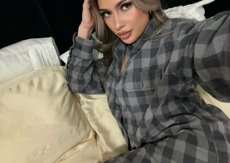 chloegarciaxo model hot archive